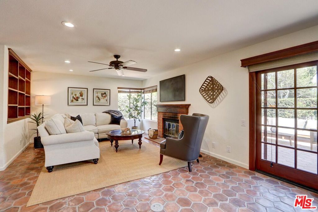 12419 Willow Hill Drive Property Photo 14