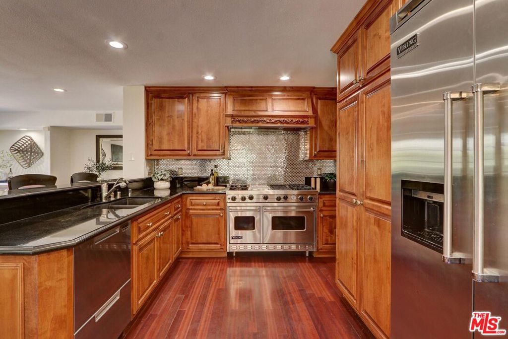 12419 Willow Hill Drive Property Photo 19