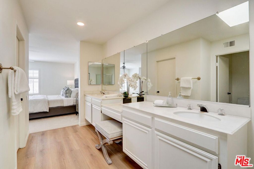 12419 Willow Hill Drive Property Photo 29
