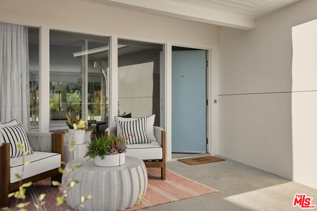 867 Berkeley Street Property Photo 2