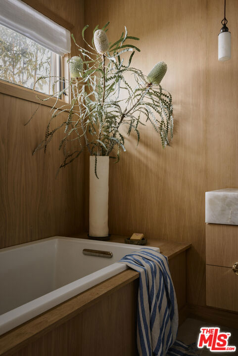867 Berkeley Street Property Photo 14