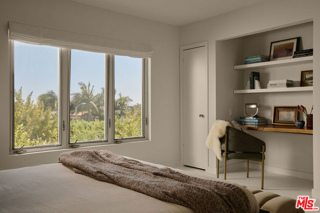 867 Berkeley Street Property Photo 17