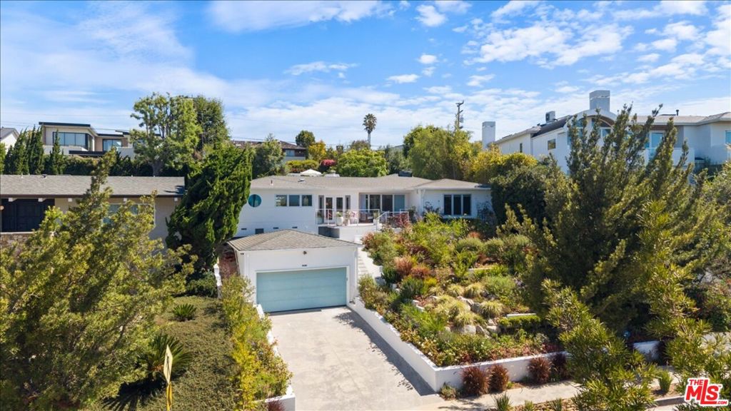 867 Berkeley Street Property Photo 35