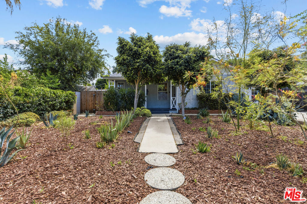 7048 Zelzah Avenue Property Photo 4