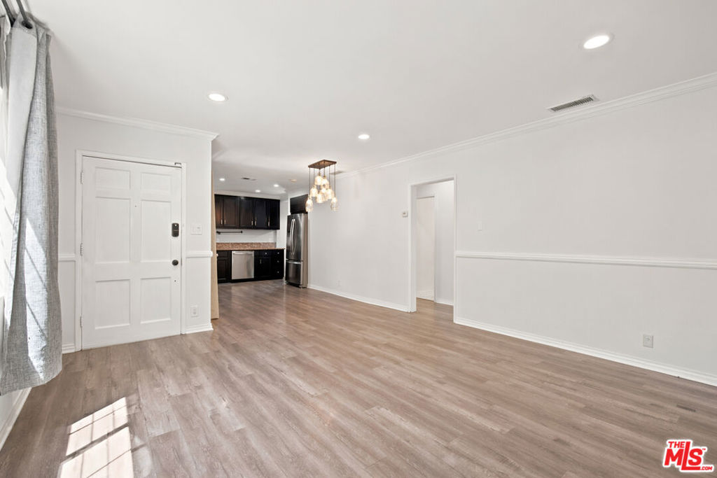 7048 Zelzah Avenue Property Photo 8