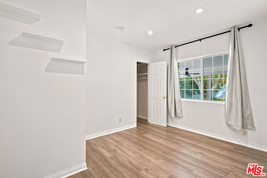 7048 Zelzah Avenue Property Photo 21