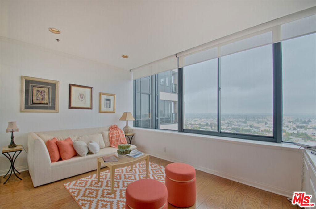 10724 Wilshire Boulevard 1001 Property Photo 6