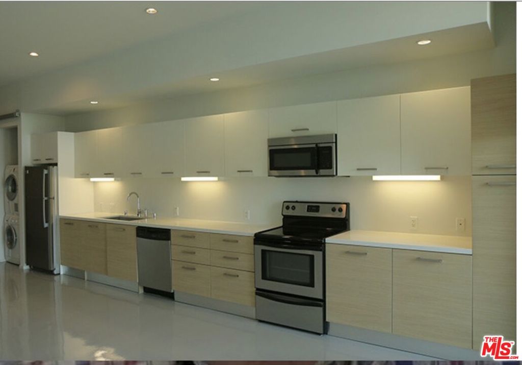 1107 Venice 201 Property Photo 1