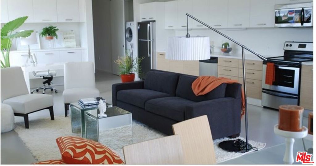1107 Venice 201 Property Photo 7