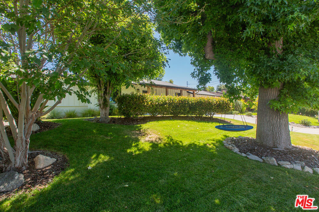 3547 Burritt Way Property Photo 5