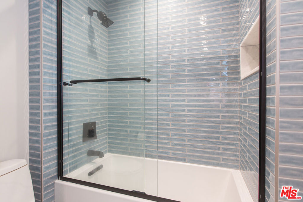 3547 Burritt Way Property Photo 32