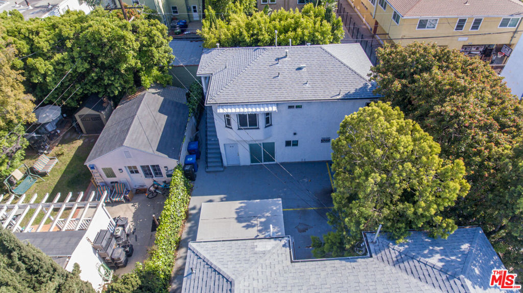 6112 Saturn Street Property Photo 2
