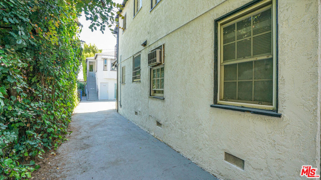 6112 Saturn Street Property Photo 6