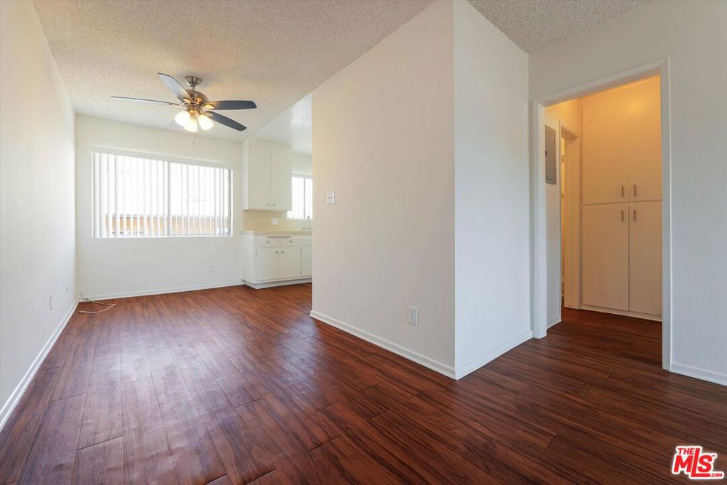 344 S Hobart Boulevard Property Photo 5