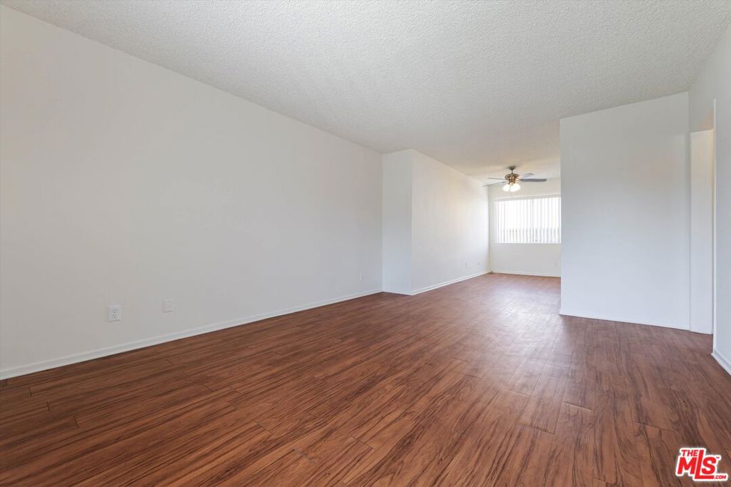 344 S Hobart Boulevard Property Photo 7