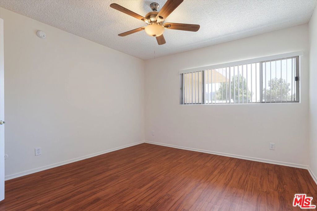 344 S Hobart Boulevard Property Photo 8