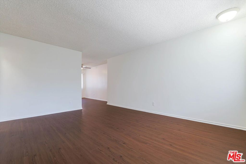 344 S Hobart Boulevard Property Photo 10