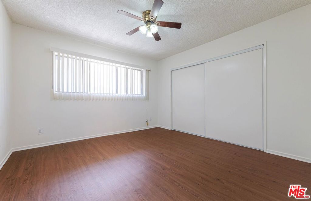 344 S Hobart Boulevard Property Photo 12
