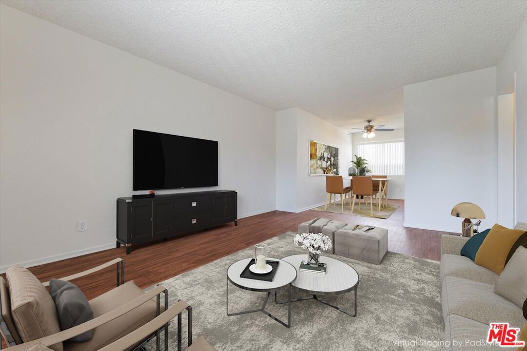 344 S Hobart Boulevard Property Photo 14