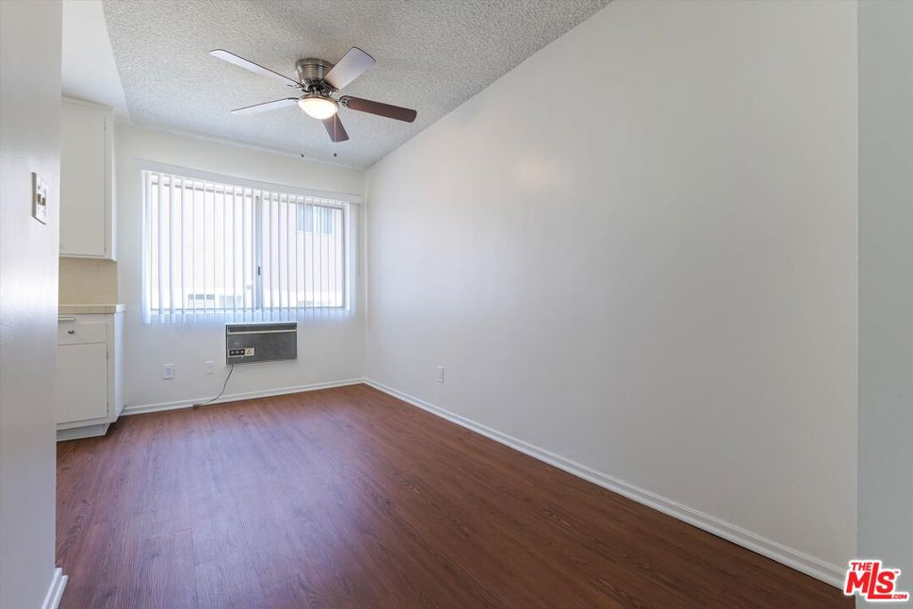 344 S Hobart Boulevard Property Photo 15