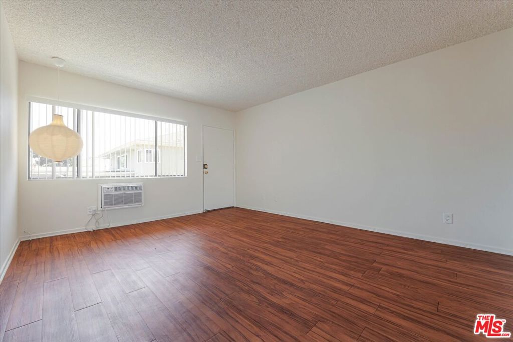 344 S Hobart Boulevard Property Photo 16