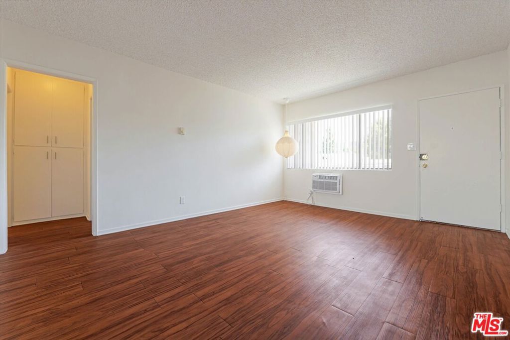 344 S Hobart Boulevard Property Photo 23