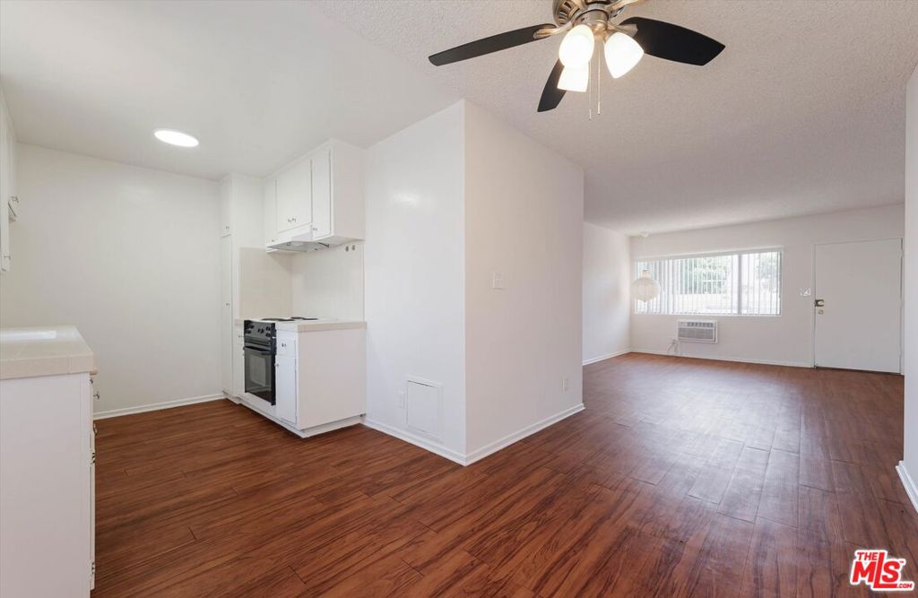 344 S Hobart Boulevard Property Photo 29