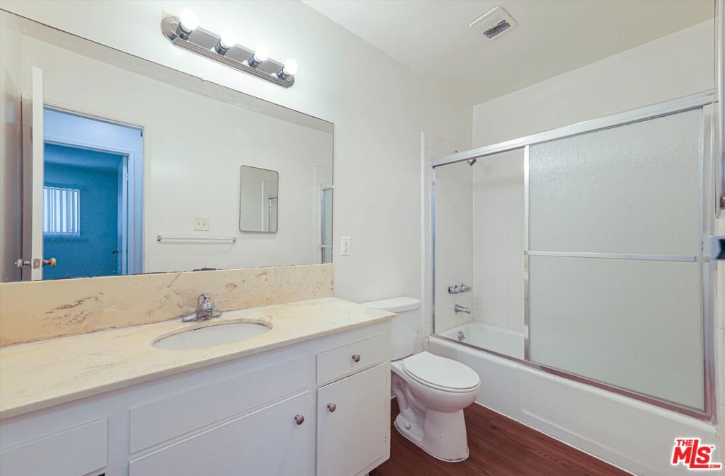 344 S Hobart Boulevard Property Photo 42