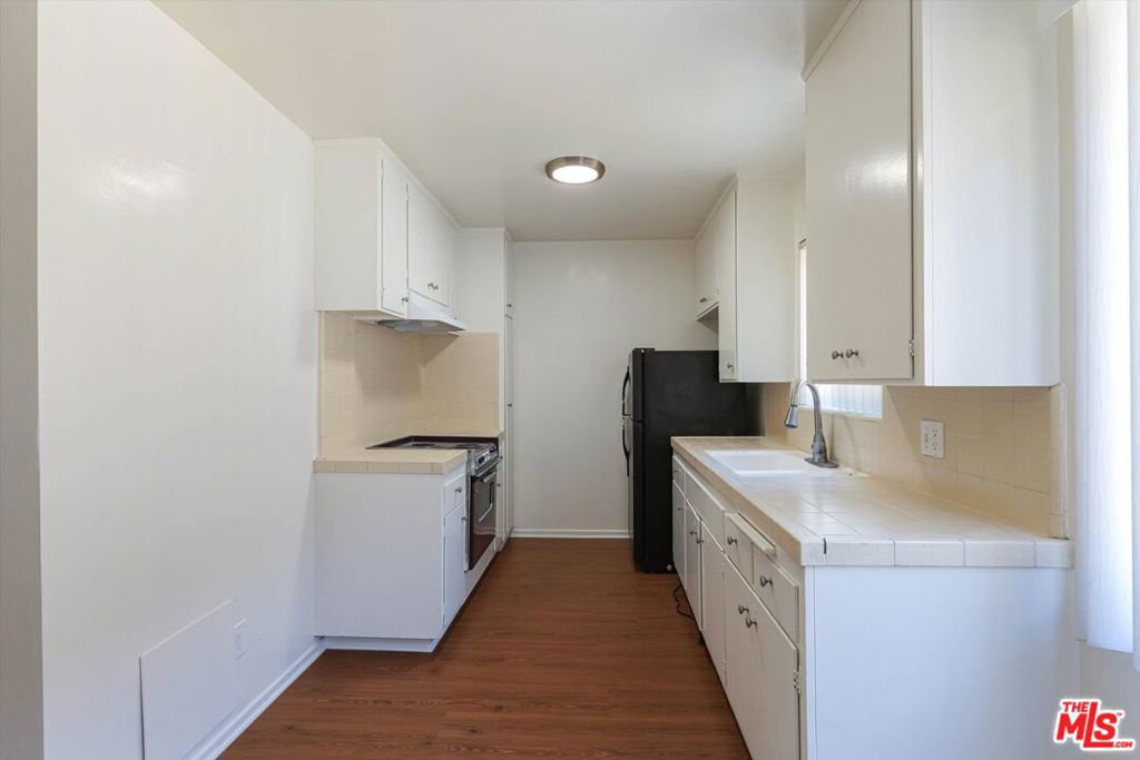 344 S Hobart Boulevard Property Photo 47