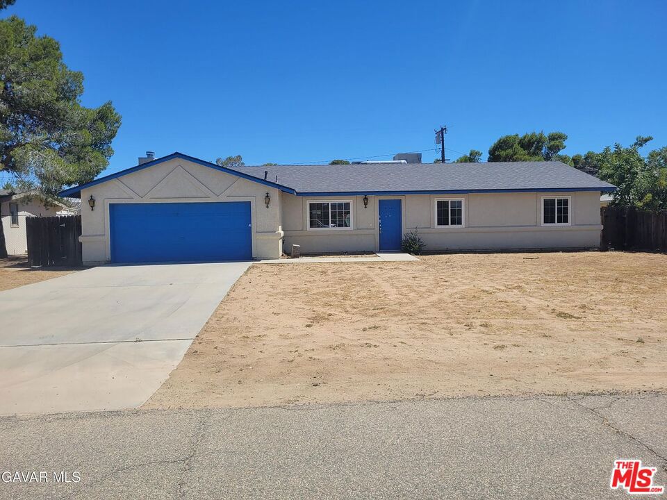 9012 Columbine Avenue Property Photo 1