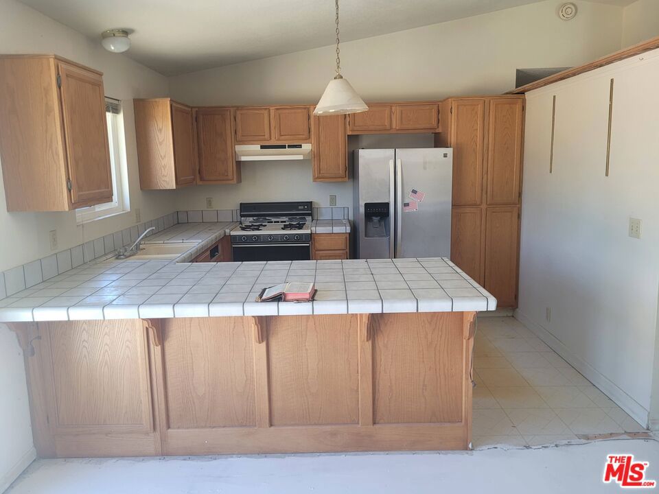 9012 Columbine Avenue Property Photo 4