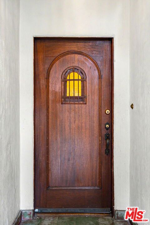 1262 S Burnside Avenue Property Photo 4