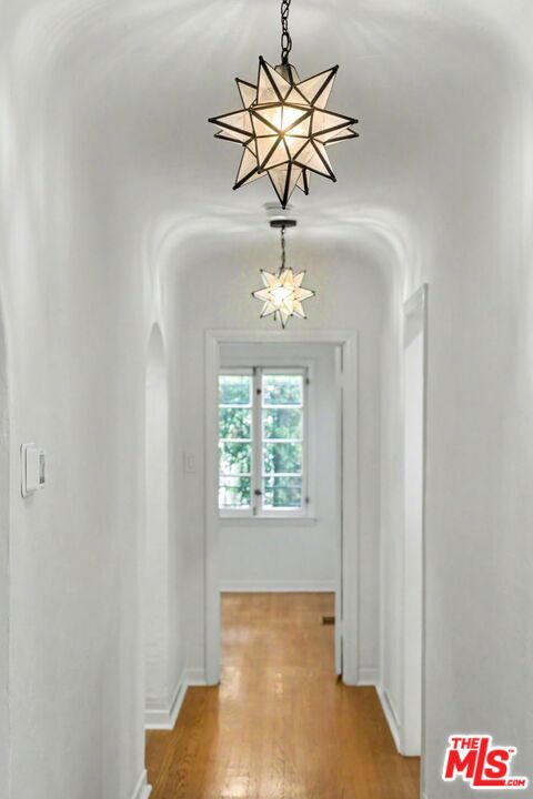 1262 S Burnside Avenue Property Photo 17