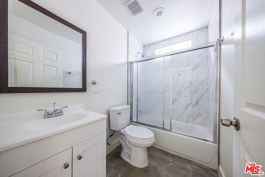 9801 Grandee Avenue Property Photo 3