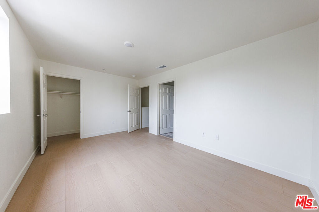 9801 Grandee Avenue Property Photo 4