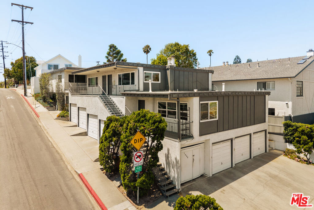 1466 Manhattan Beach Boulevard 4 Property Photo 13