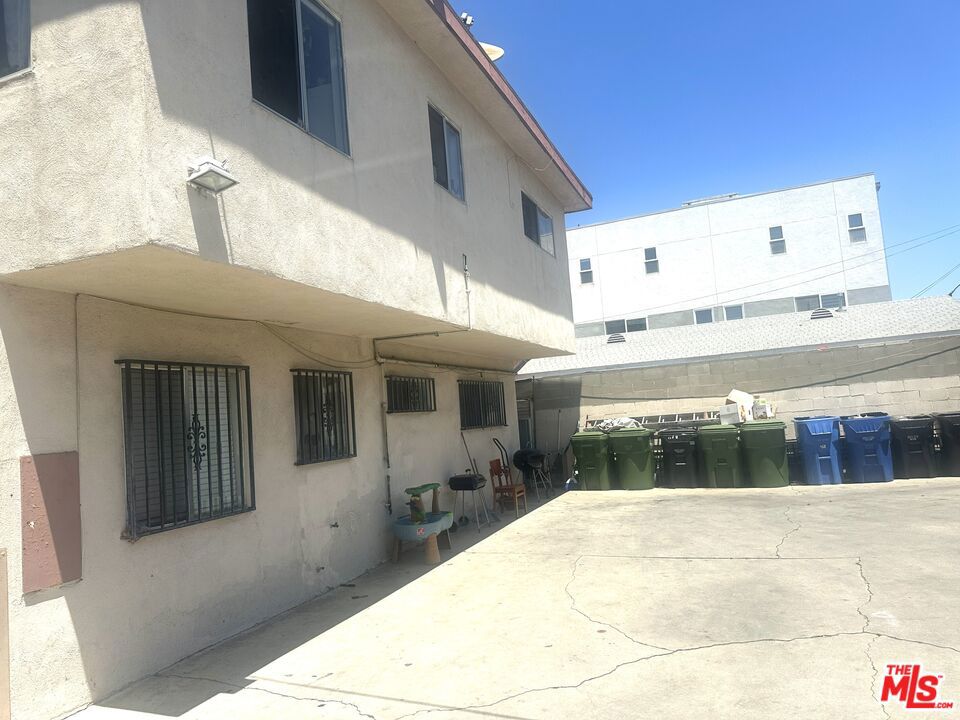 1138 Fedora Street Property Photo 5