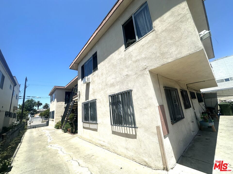 1138 Fedora Street Property Photo 6