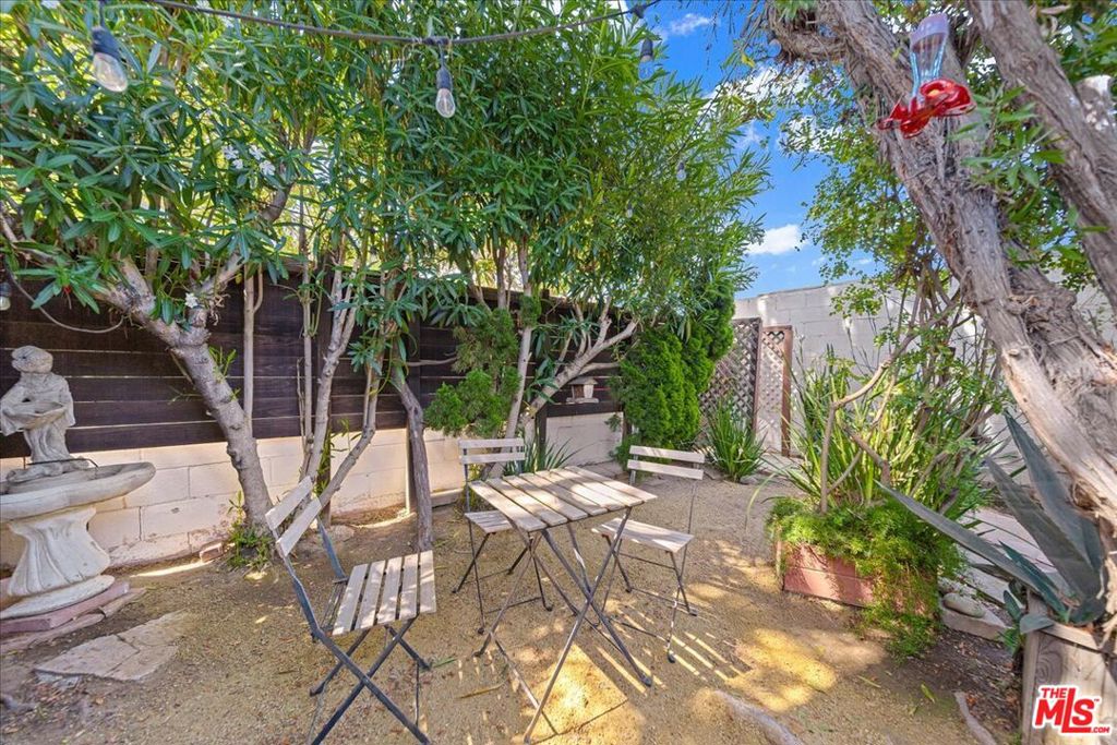 810 Navy Street Property Photo 7