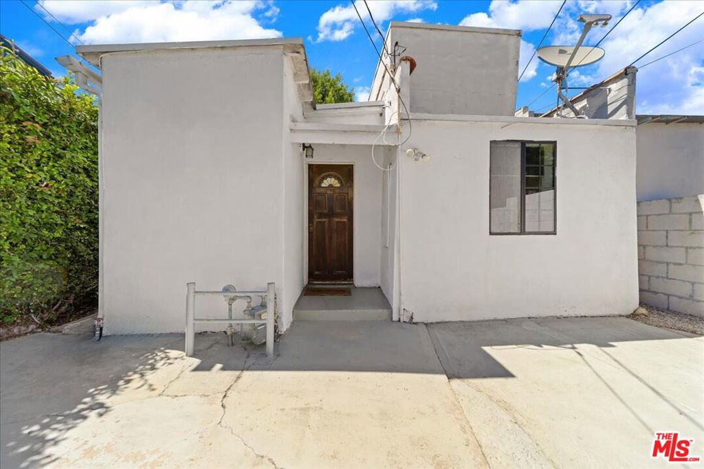 810 Navy Street Property Photo 20