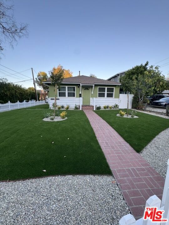 5252 Canoga Avenue Property Photo 1