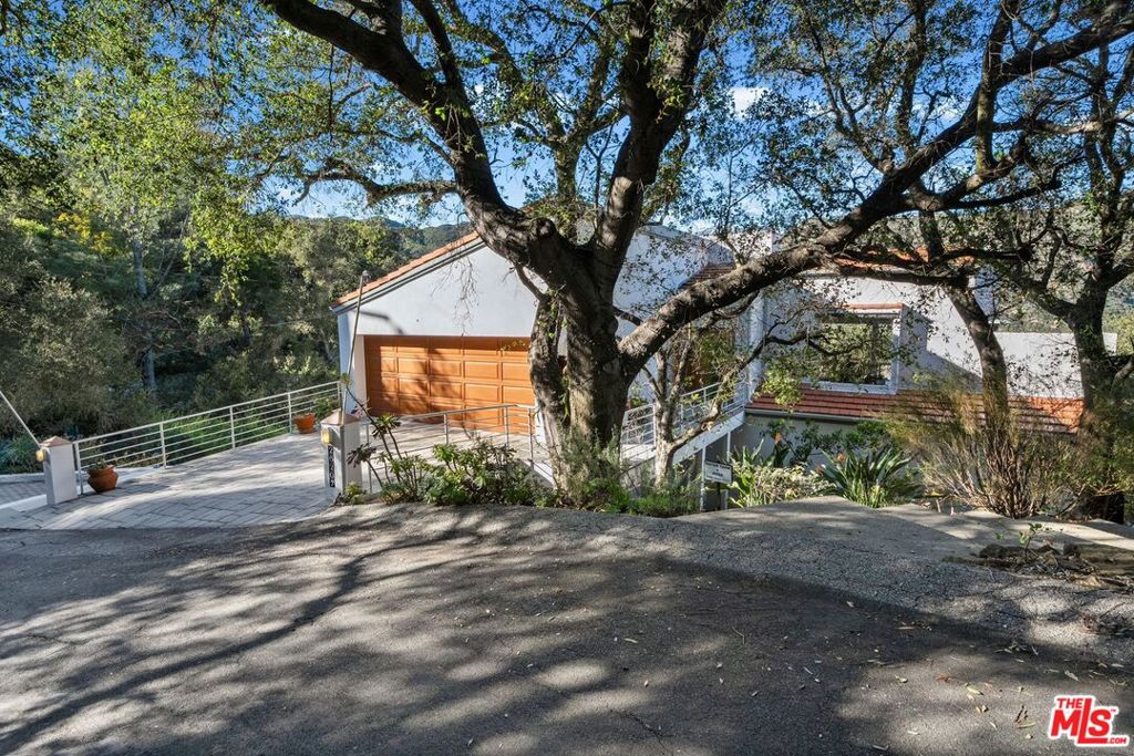 26207 Ingleside Way Property Photo 2
