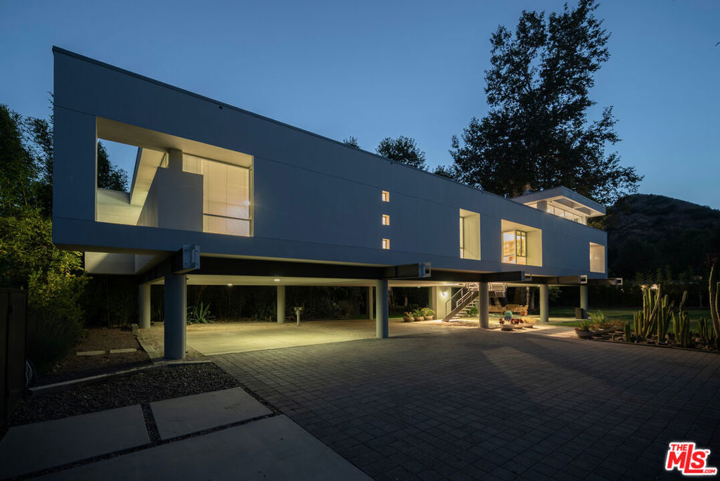 30047 Mulholland Highway Property Photo 45