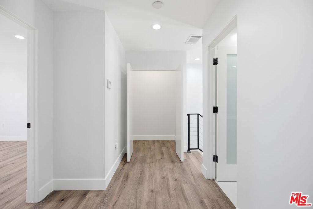 11611 Burbank Boulevard Property Photo 15