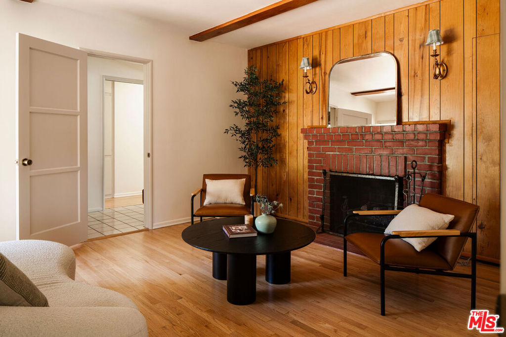 13024 Magnolia Boulevard Property Photo 14