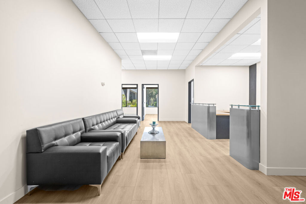 24011 Ventura Boulevard 200 Property Photo 4