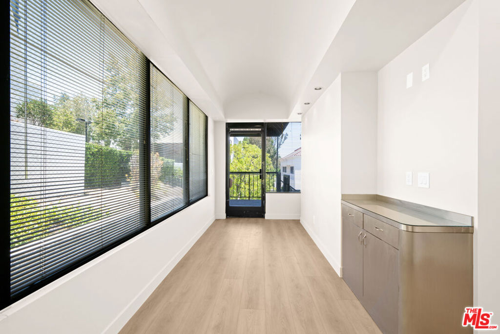 24011 Ventura Boulevard 200 Property Photo 30