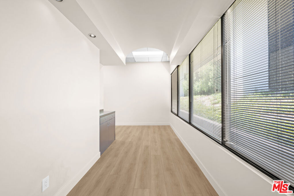 24011 Ventura Boulevard 200 Property Photo 31