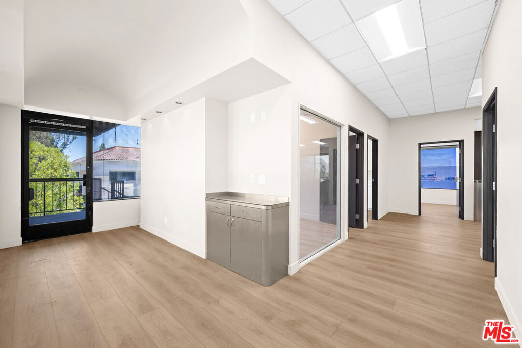 24011 Ventura Boulevard 200 Property Photo 32
