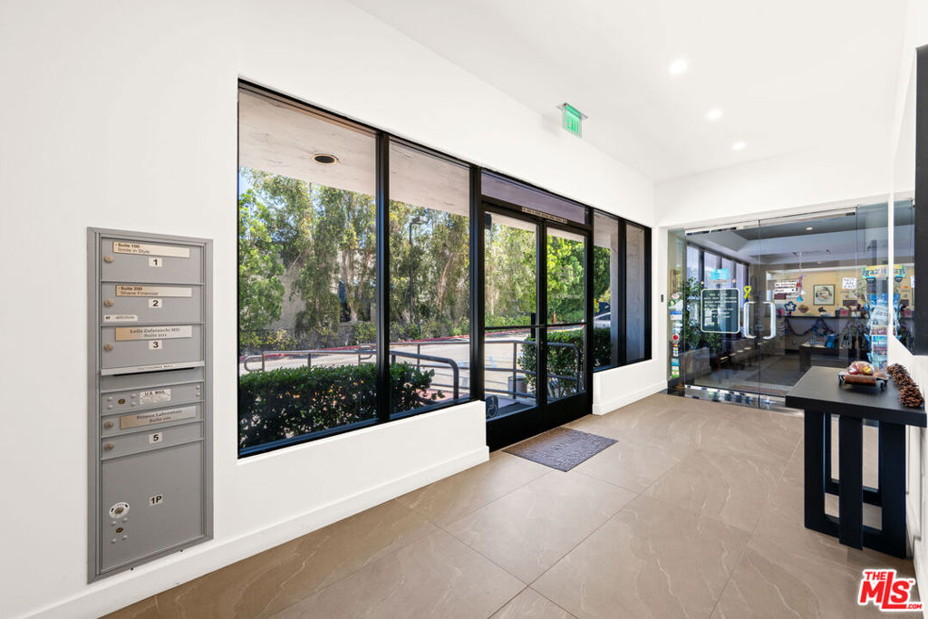 24011 Ventura Boulevard 200 Property Photo 34